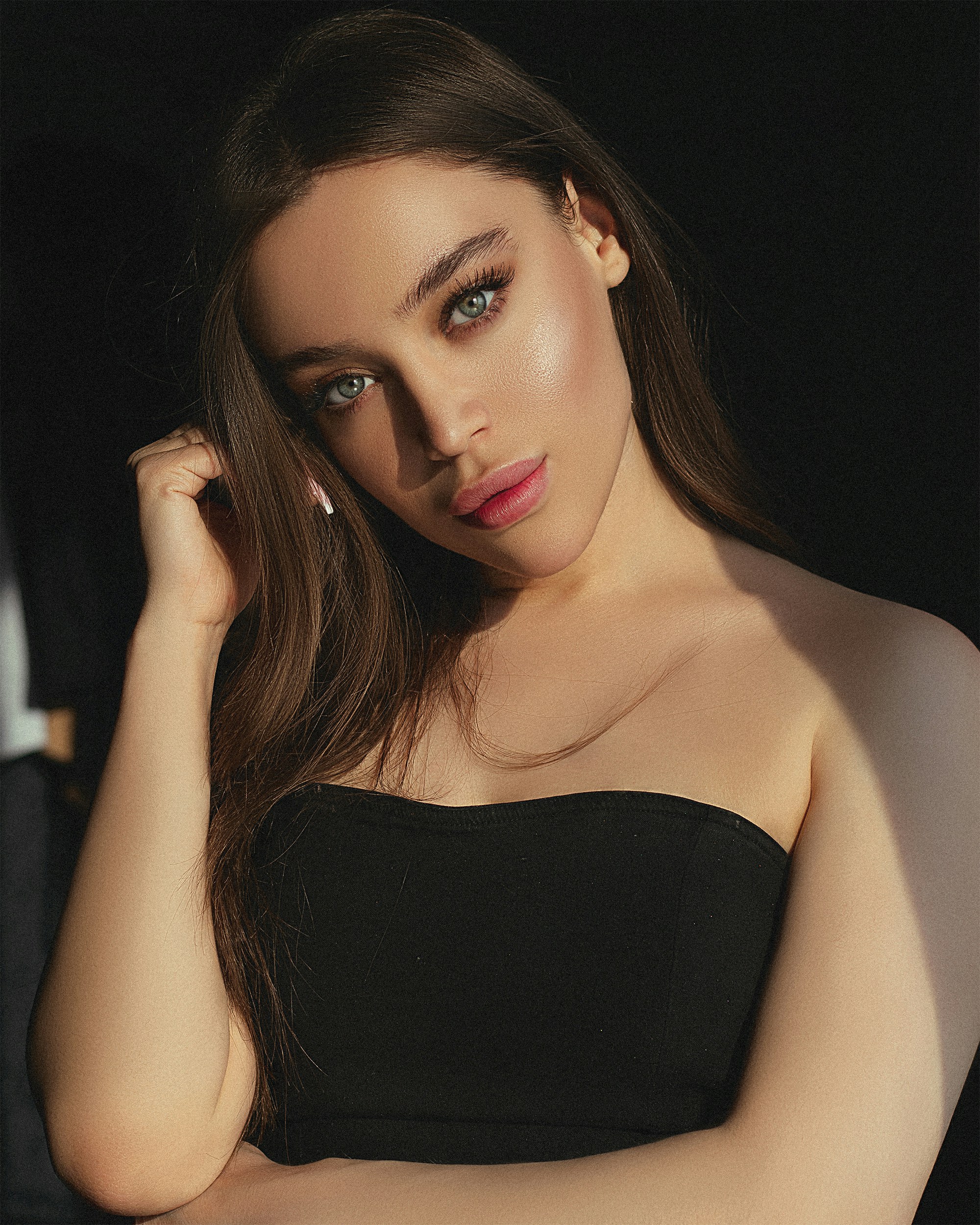 Elegant gallery image 2